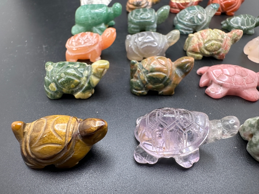 Collection Of Twenty Hand Carved Miniature Turtle Figurines Of Various Stones [Photo 5]