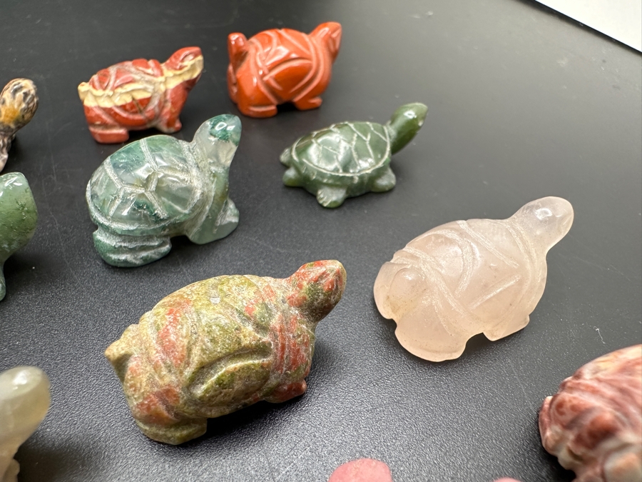 Collection Of Twenty Hand Carved Miniature Turtle Figurines Of Various Stones [Photo 10]