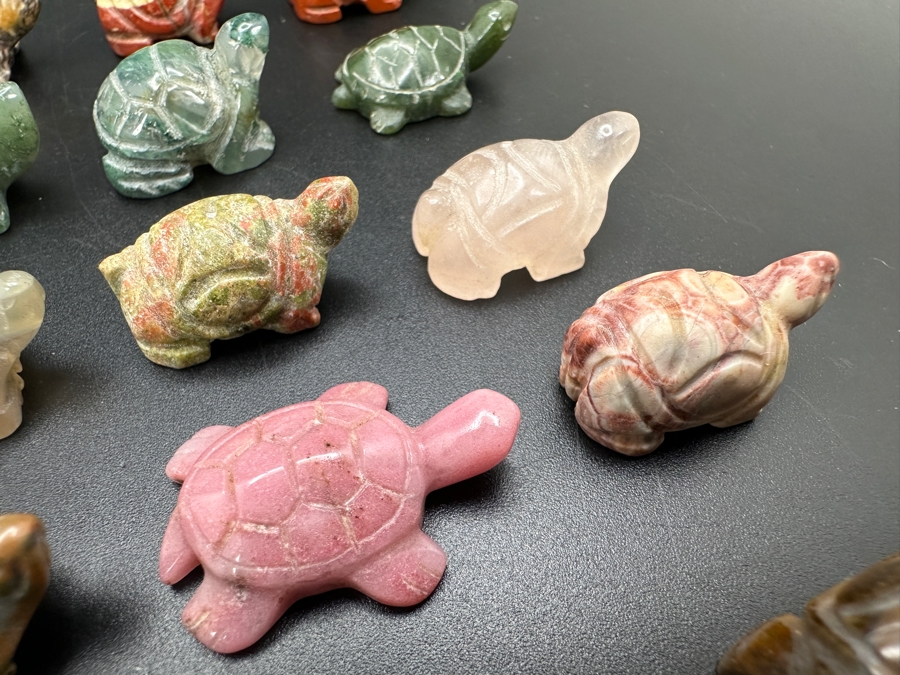 Collection Of Twenty Hand Carved Miniature Turtle Figurines Of Various Stones [Photo 7]