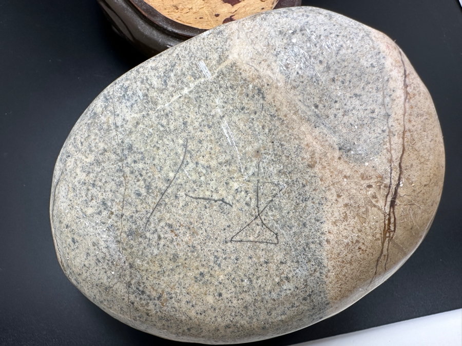 Stunning Vintage Hand-Carved Stone Turtle Emerging From Egg with Writing 84.7g [Photo 25]