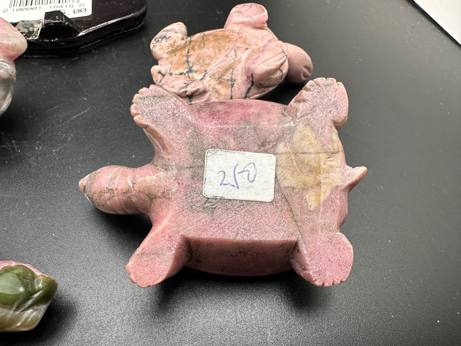 Four Carved Stone Turtle Figurines Rhodonite 215g [Photo 16]