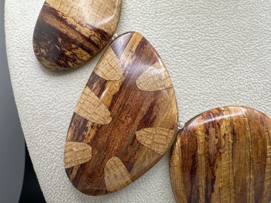 17' Wooden Necklace [Photo 4]