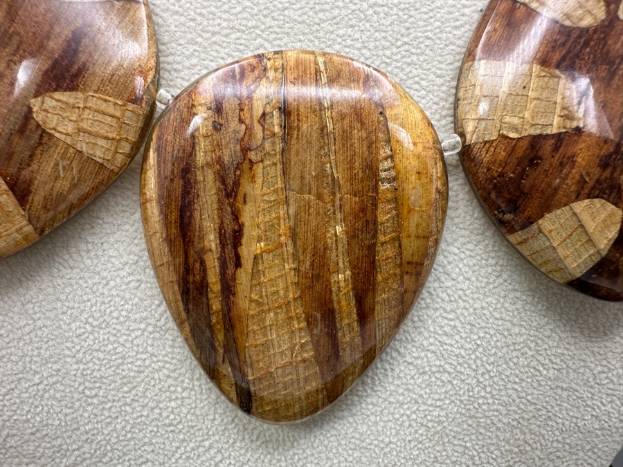 17' Wooden Necklace [Photo 3]