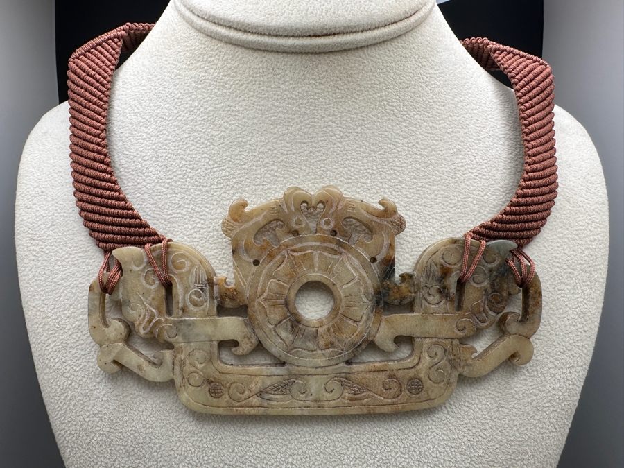 Carved Jade Stone Pendant 12' Necklace [Photo 2]