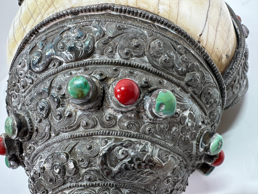 Impressive Tibetan Conch Shell Ritual Horn Adorned With Detailed Silver, Coral And Turquoise Weighs 2,232g [Photo 18]