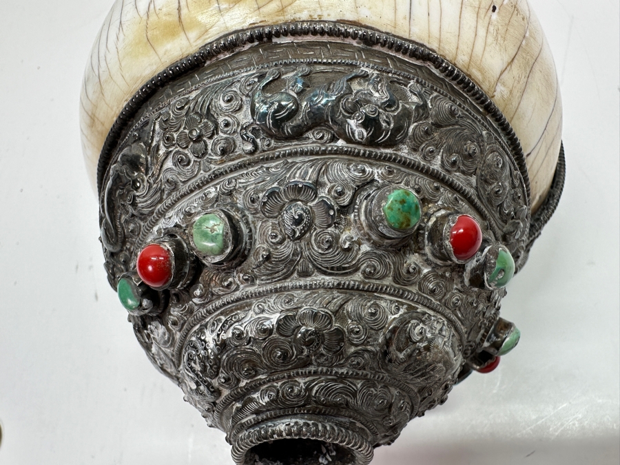 Impressive Tibetan Conch Shell Ritual Horn Adorned With Detailed Silver, Coral And Turquoise Weighs 2,232g [Photo 17]