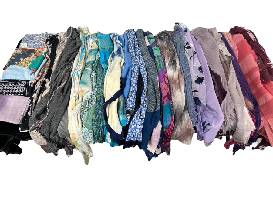 Large Collection Of Women's Scarves & Wraps Some New With Tags