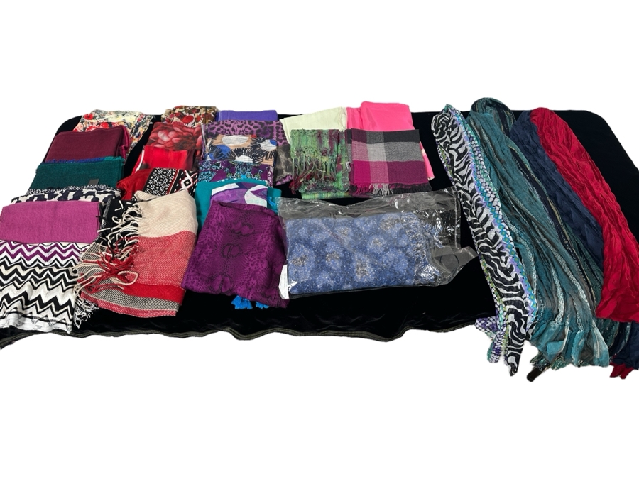Large Collection Of Women's Scarves & Wraps Some New With Tags