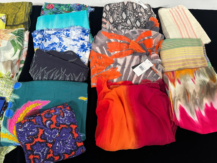 Large Collection Of Women's Scarves & Wraps Some New With Tags [Photo 3]