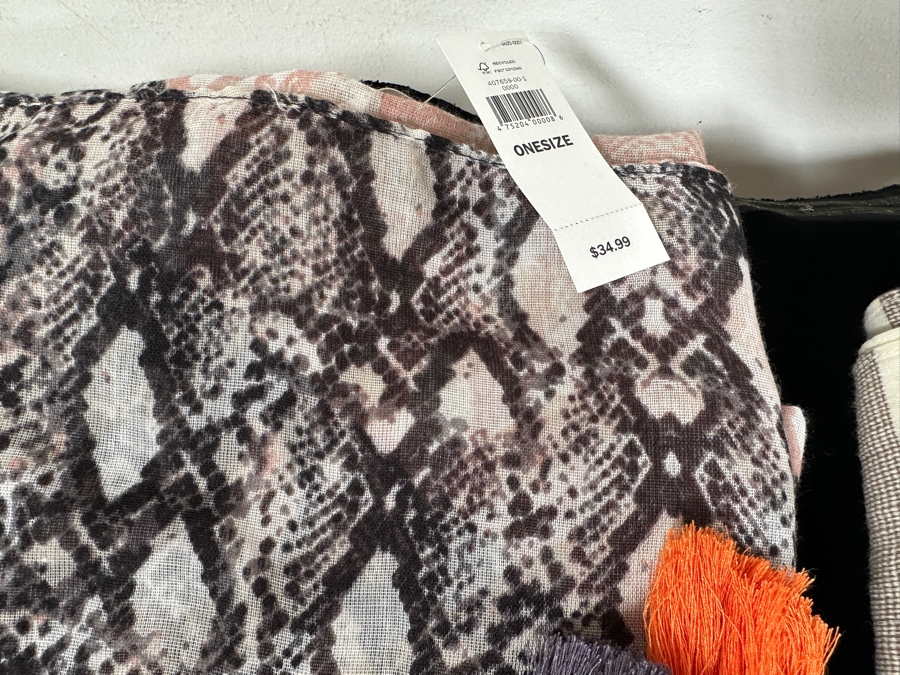 Large Collection Of Women's Scarves & Wraps Some New With Tags [Photo 4]