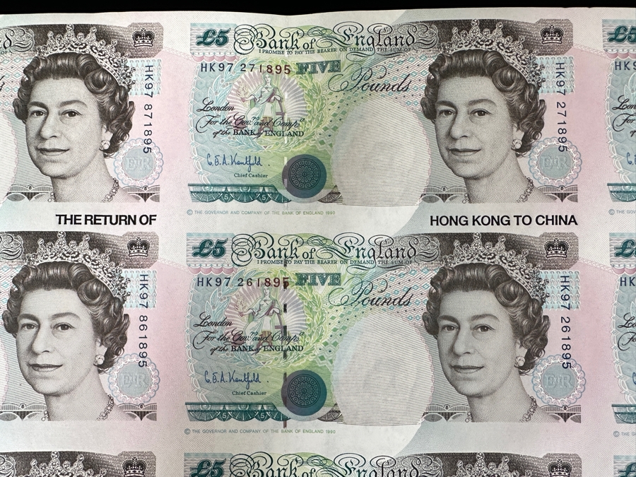 Rare Limited Edition Uncut Sheet Of Hong Kong 1997 Bank Of England Five Pound Currency Commemorative Notes Commemorating The Return Of Hong Kong To China Issued 23rd May 1997 With Certificate Of Authenticity Limited To 3,888 Sheets - 35 Five Pound Bills [Photo 6]