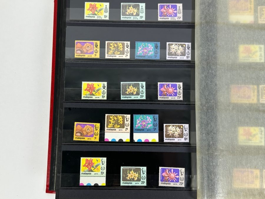 Large Collection Of Mint Stamps From Singapore And Malaysia - See Photos For Sampling Of Stamps In Book [Photo 13]