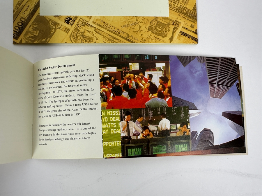 Pair Of Mint Uncirculated Singapore Twenty Five Dollars Bills Commemorating 25 Years Of Singapore 1971-1996 [Photo 16]