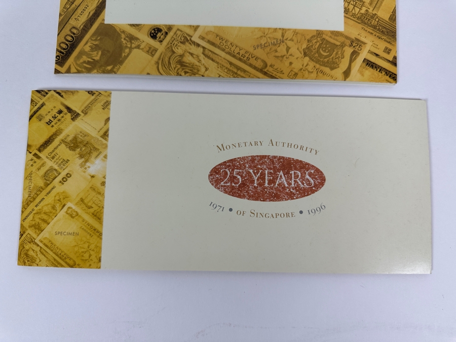 Pair Of Mint Uncirculated Singapore Twenty Five Dollars Bills Commemorating 25 Years Of Singapore 1971-1996 [Photo 9]