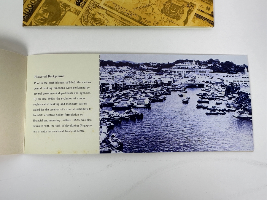 Pair Of Mint Uncirculated Singapore Twenty Five Dollars Bills Commemorating 25 Years Of Singapore 1971-1996 [Photo 10]