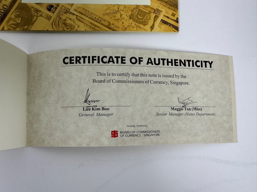 Pair Of Mint Uncirculated Singapore Twenty Five Dollars Bills Commemorating 25 Years Of Singapore 1971-1996 [Photo 19]