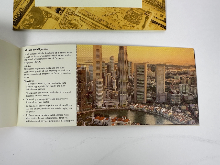 Pair Of Mint Uncirculated Singapore Twenty Five Dollars Bills Commemorating 25 Years Of Singapore 1971-1996 [Photo 12]