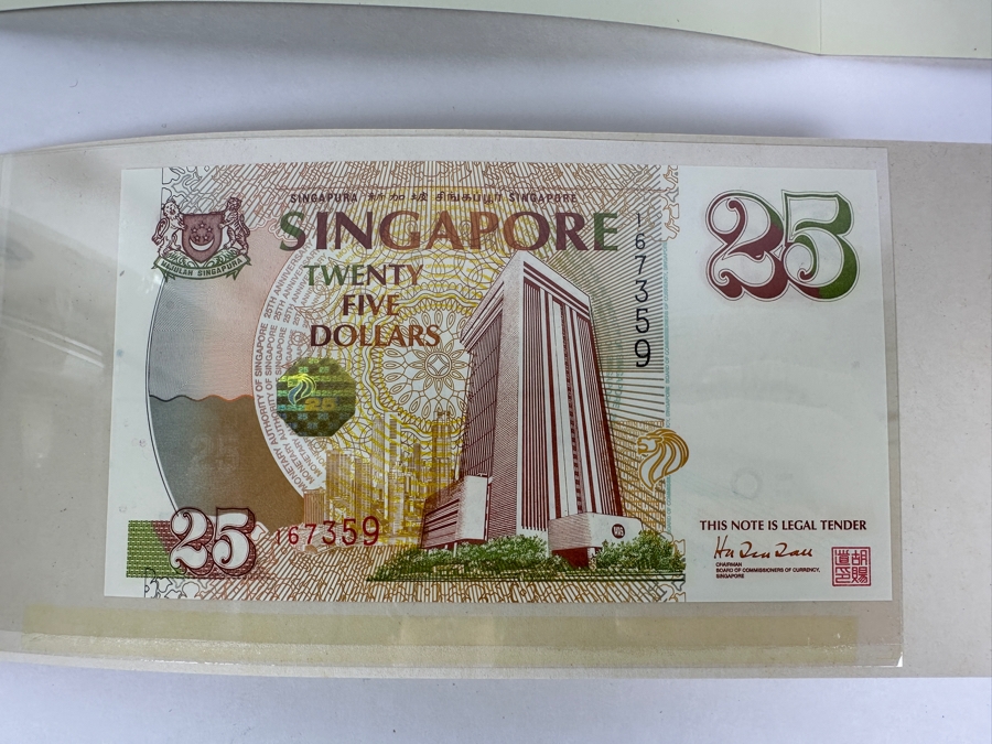 Pair Of Mint Uncirculated Singapore Twenty Five Dollars Bills Commemorating 25 Years Of Singapore 1971-1996 [Photo 5]