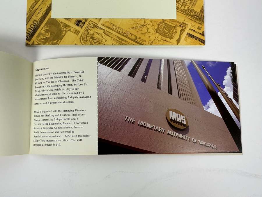 Pair Of Mint Uncirculated Singapore Twenty Five Dollars Bills Commemorating 25 Years Of Singapore 1971-1996 [Photo 14]