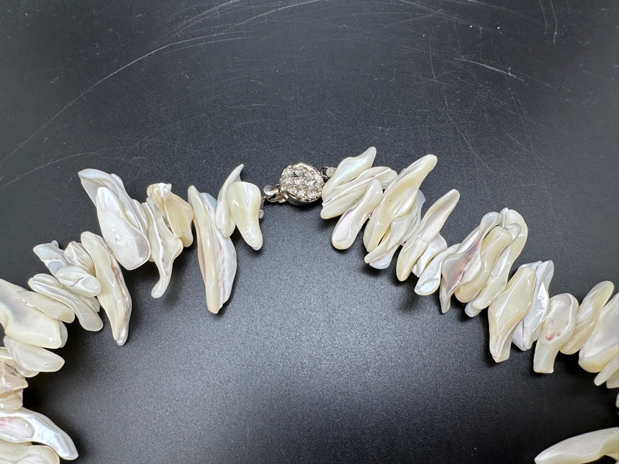 White Seashell 15' Statement Necklace [Photo 4]