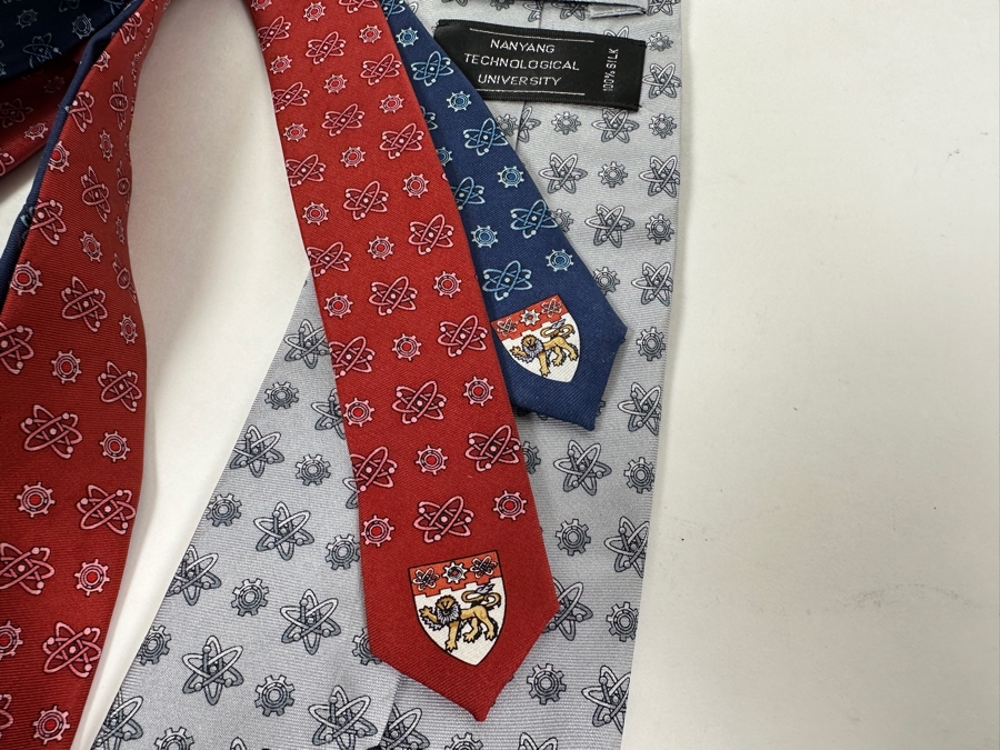 Nanyang Technological University Men's Silk Ties [Photo 4]