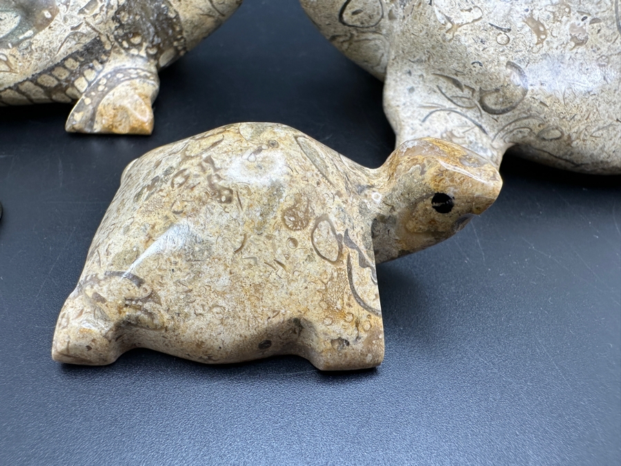 Set Of Three Carved Stone Turtle Figurines 670g [Photo 3]