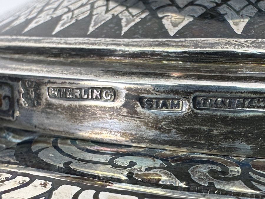 Large Sterling Silver Hallmarked SIAM Thailand Thainakon Footed Bowl With Handles 1,050g (92.5% Silver - Silver Melt Value $1,026) [Photo 19]