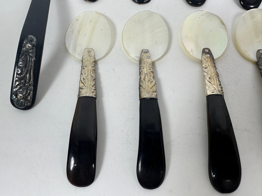 Vintage Mother of Pearl Spoons 4' and 5.5' [Photo 5]