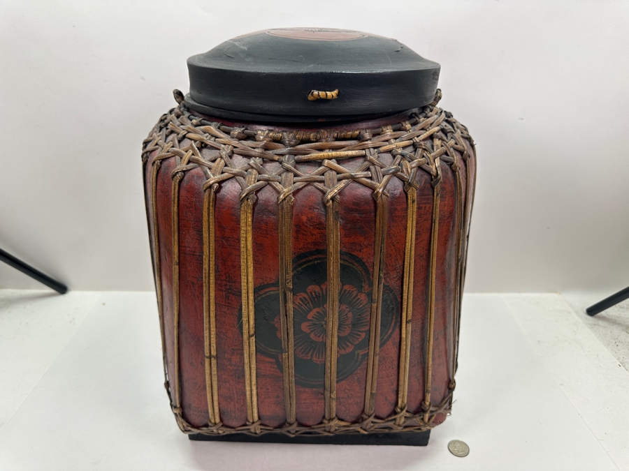 Bamboo and Laquer Farang Tailandes Rice Seed Box / Thai Rice Basket 17'H x 14'W  [Photo 4]