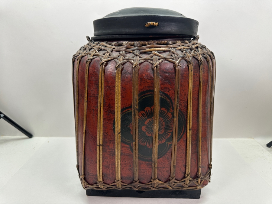 Bamboo and Laquer Farang Tailandes Rice Seed Box / Thai Rice Basket 17'H x 14'W  [Photo 2]
