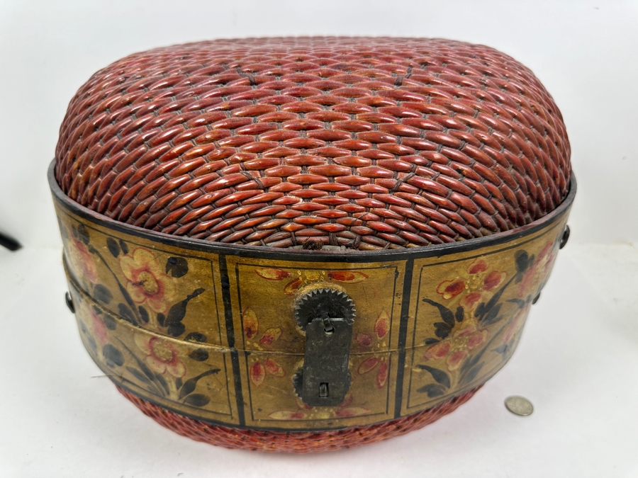 Antique Chinese Woven Willow Wedding Basket 16.5'W x 12'H [Photo 2]