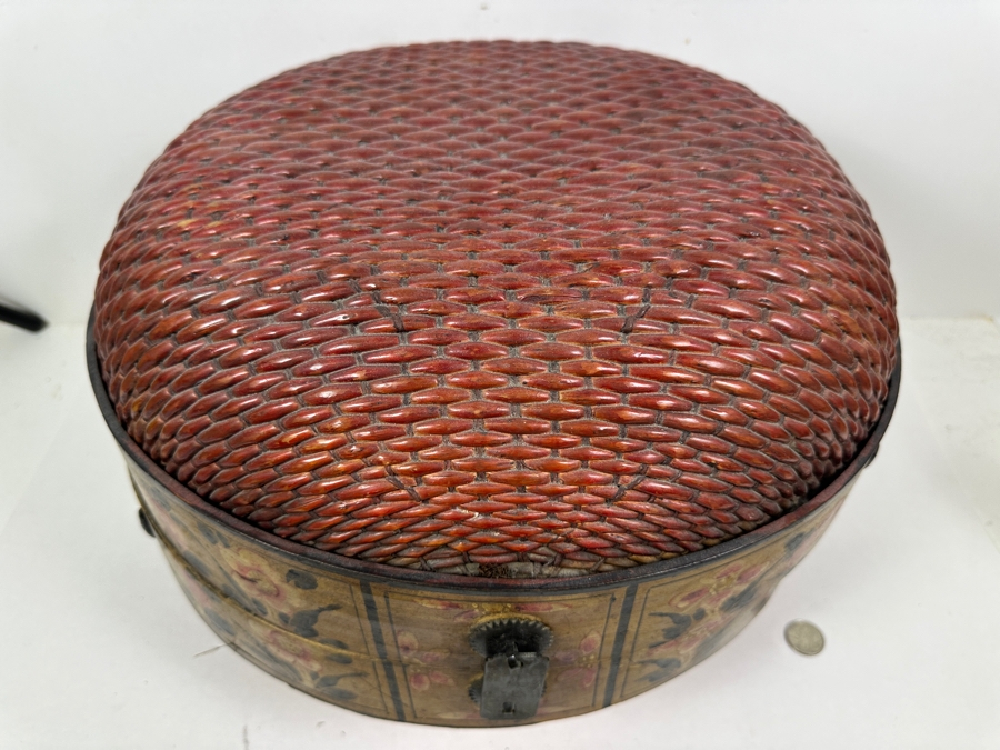 Antique Chinese Woven Willow Wedding Basket 16.5'W x 12'H [Photo 4]