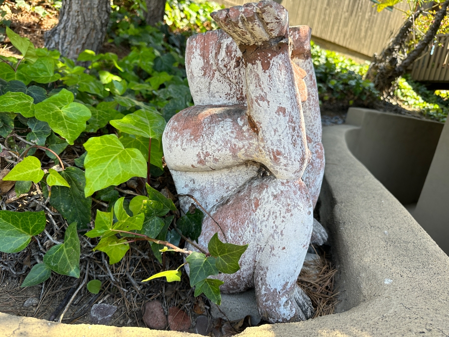 Carved Wooden Monkey Sculpture Base For A Table Garden Decor 12W X 11D X 18H [Photo 3]