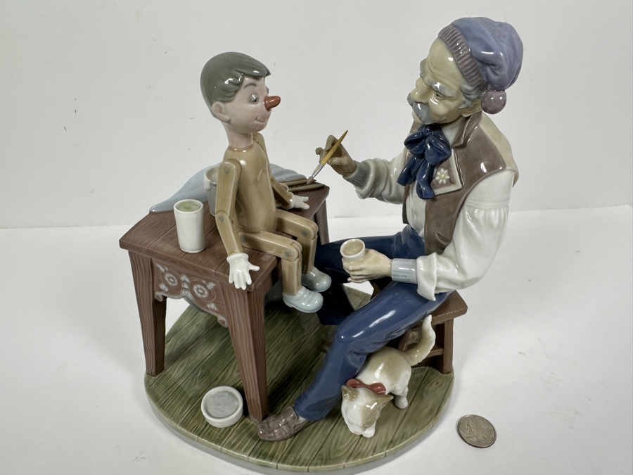 Lladro 'The Puppet Painter' Porcelain Figurine 8W X 7D X 9H Retailed $925 [Photo 7]