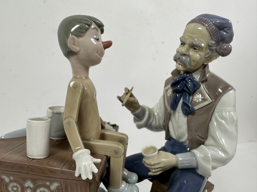 Lladro 'The Puppet Painter' Porcelain Figurine 8W X 7D X 9H Retailed $925 [Photo 6]