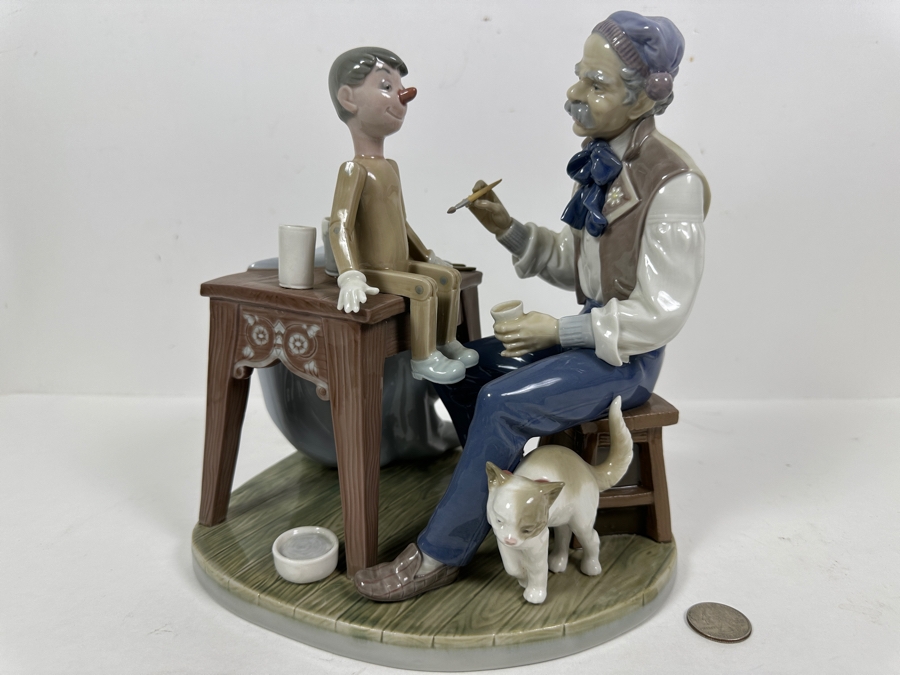 Lladro 'The Puppet Painter' Porcelain Figurine 8W X 7D X 9H Retailed $925 [Photo 3]
