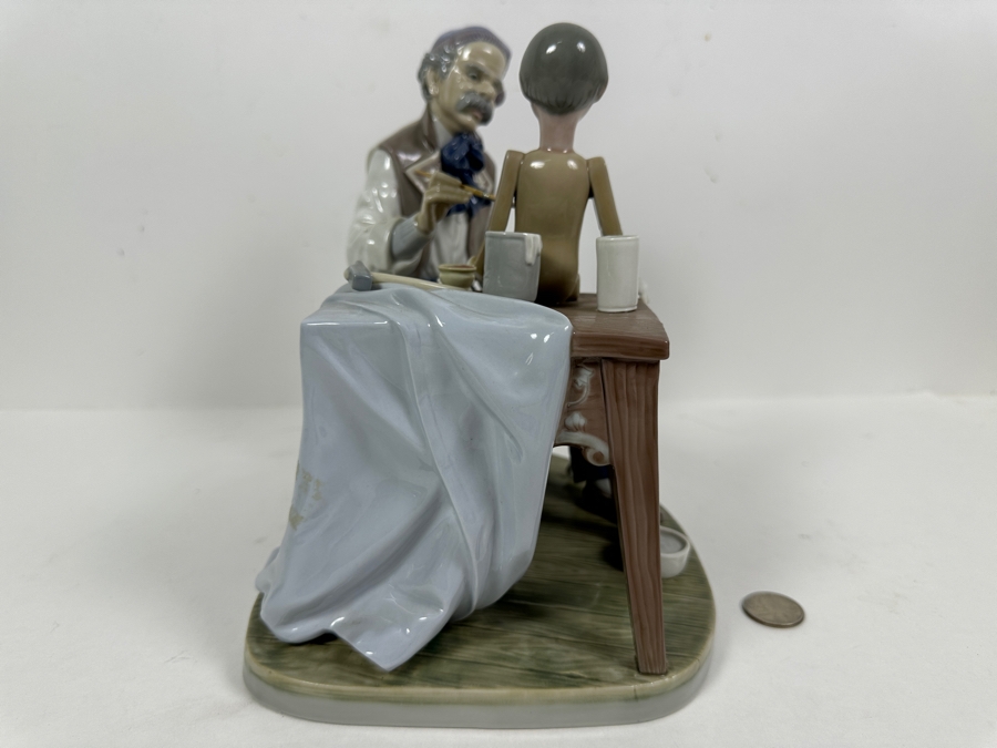 Lladro 'The Puppet Painter' Porcelain Figurine 8W X 7D X 9H Retailed $925 [Photo 11]