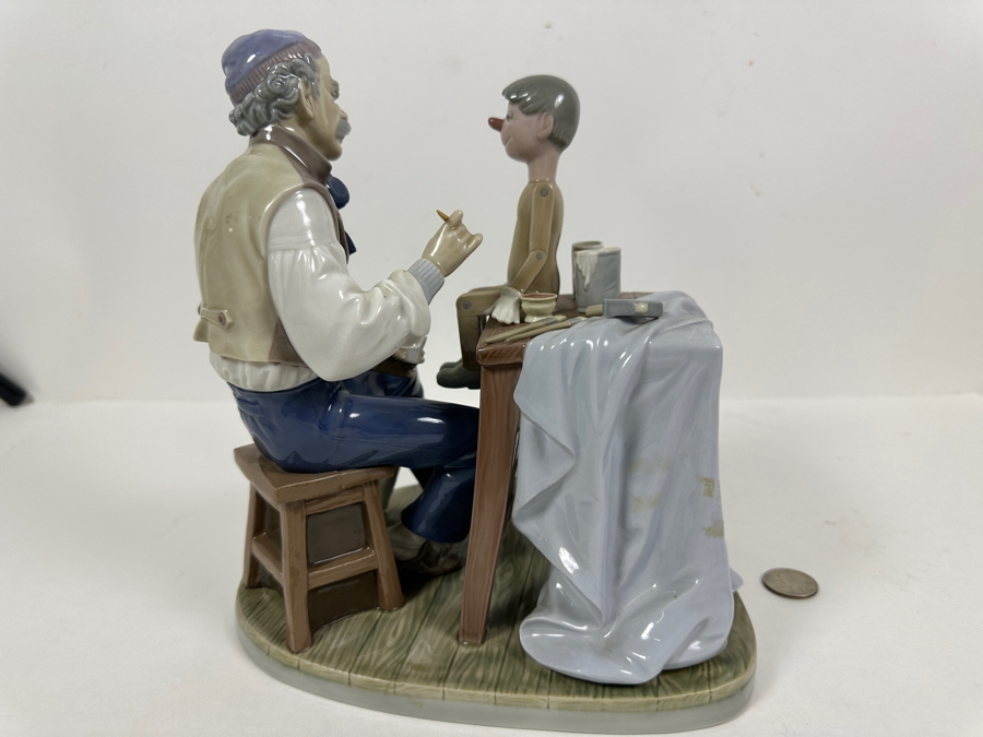 Lladro 'The Puppet Painter' Porcelain Figurine 8W X 7D X 9H Retailed $925 [Photo 9]