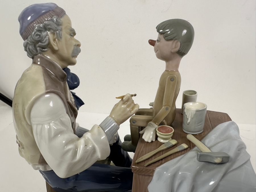 Lladro 'The Puppet Painter' Porcelain Figurine 8W X 7D X 9H Retailed $925 [Photo 10]