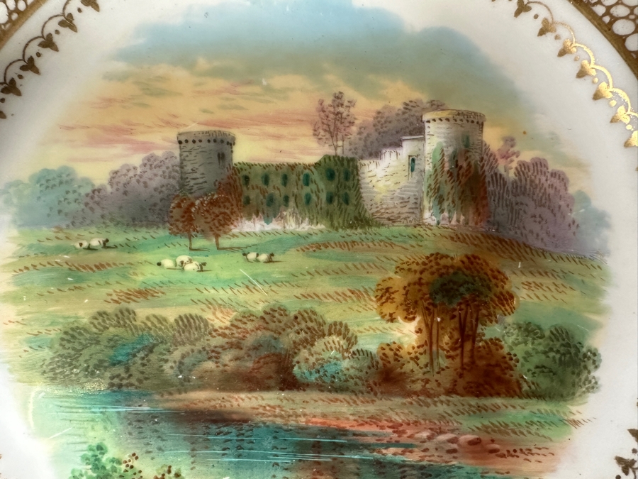 Pair Of F. Micklewright Artist Signed Hand Painted Plates Of Kilchurn Castle And Bothwell Castle By Hammersley & Co England 10.5W [Photo 8]