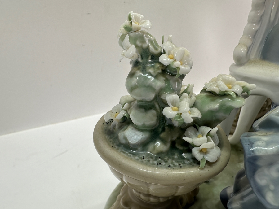 Lladro 'Cafe de Paris' Porcelain Figurine #01001511 13.5'H Original Retail $2,950 1987-1995 [Photo 7]