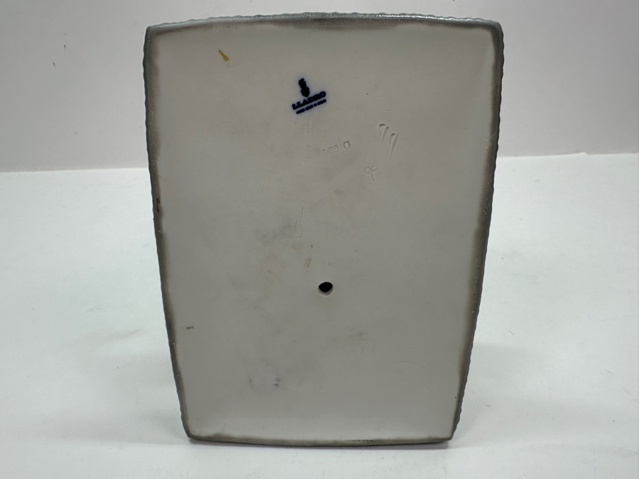 Lladro 'Japanese Girl Decorating' Porcelain Figurine #4840 7.5'H 1973-1978 [Photo 11]