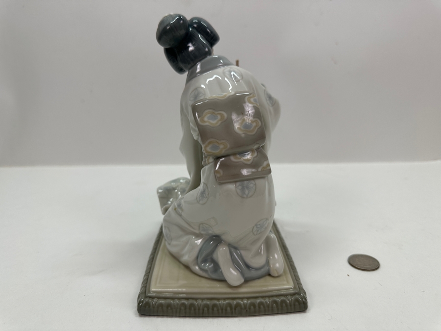 Lladro 'Japanese Girl Decorating' Porcelain Figurine #4840 7.5'H 1973-1978 [Photo 9]