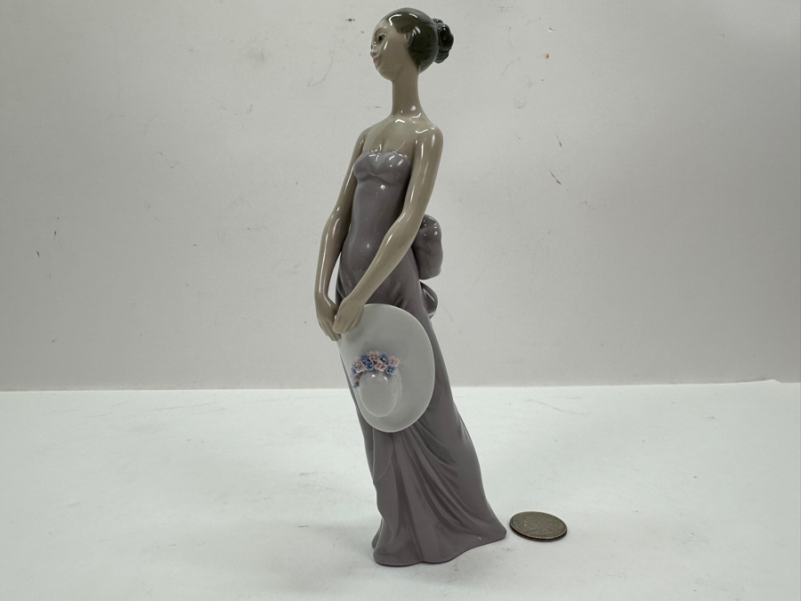 Lladro 'Bridesmaid' Porcelain Figurine #5598 8'H 1989-2007 [Photo 3]