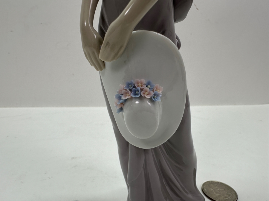 Lladro 'Bridesmaid' Porcelain Figurine #5598 8'H 1989-2007 [Photo 4]