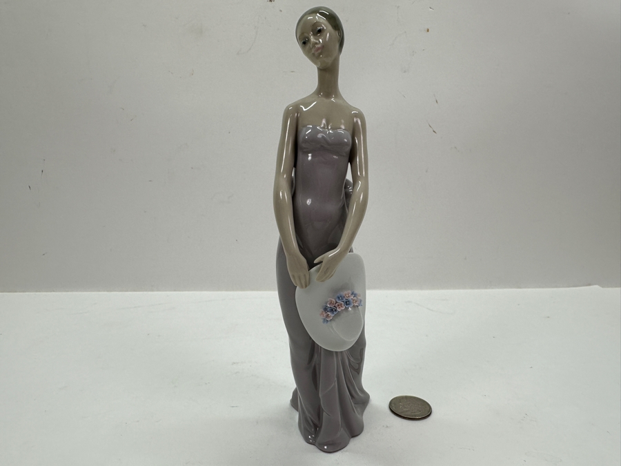 Lladro 'Bridesmaid' Porcelain Figurine #5598 8'H 1989-2007 [Photo 2]