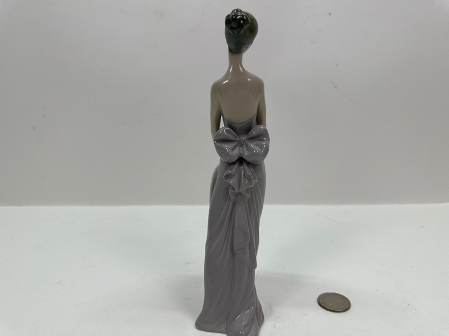 Lladro 'Bridesmaid' Porcelain Figurine #5598 8'H 1989-2007 [Photo 5]