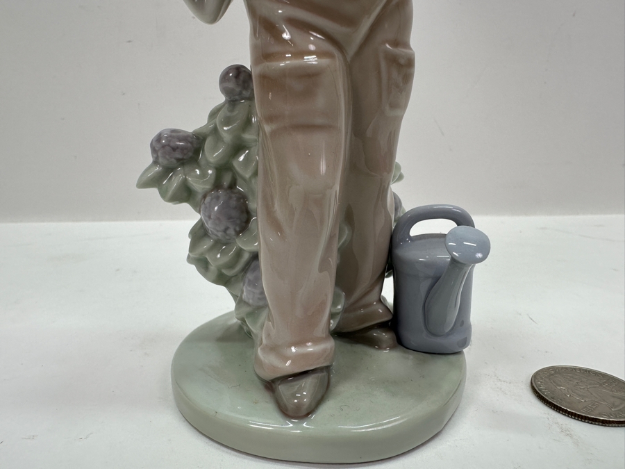 Lladro 'Spring Girl' Porcelain Figurine #5217 7.5'H Retail $455  [Photo 4]