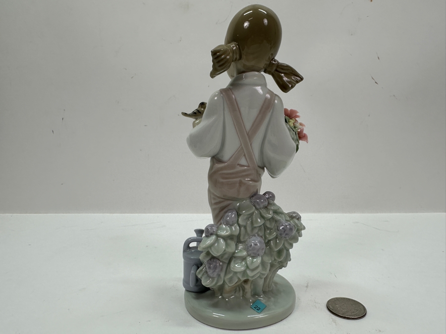 Lladro 'Spring Girl' Porcelain Figurine #5217 7.5'H Retail $455  [Photo 6]