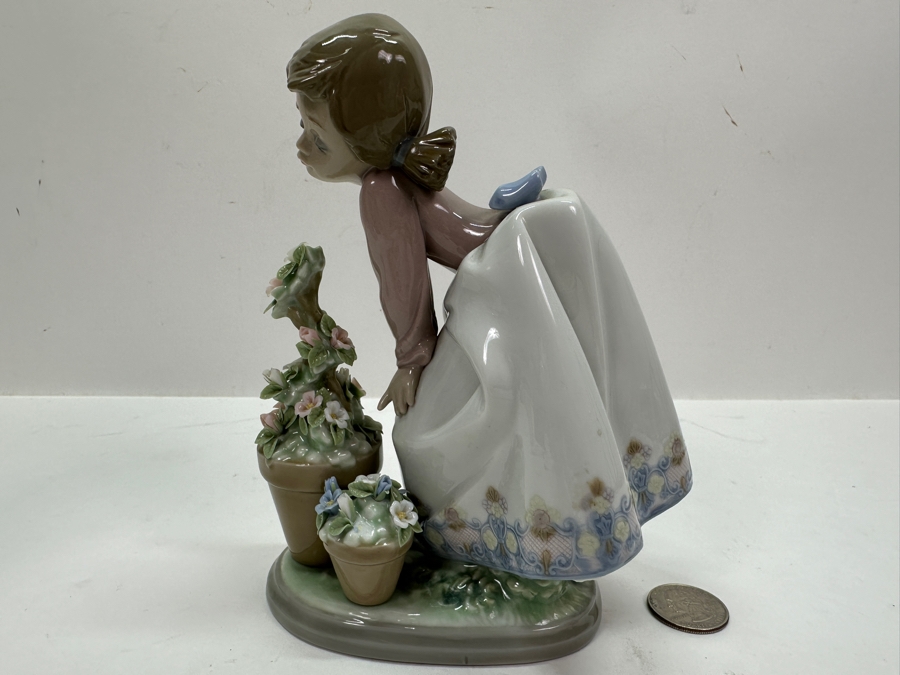Vintage Lladro 'Pretty Posies' Porcelain Figurine #5548 6.5'H Retail $530 [Photo 5]